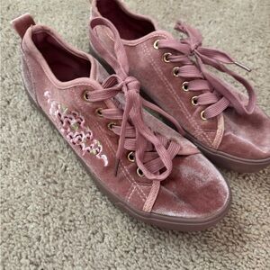 Twisted Blush Velvet Women's Floral embroidered Sneakers